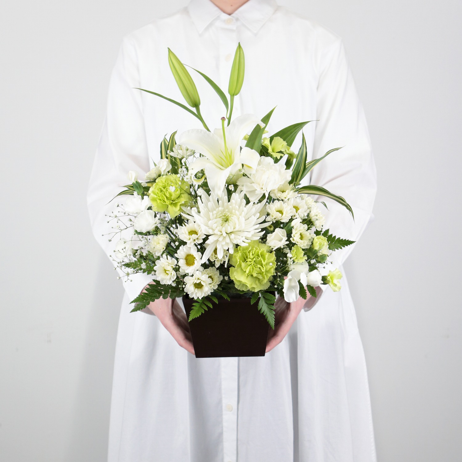 えがおさん　30枚　専用フラワーアレンジメント お供え花】【アレンジメントフラワー】心月（しんげつ