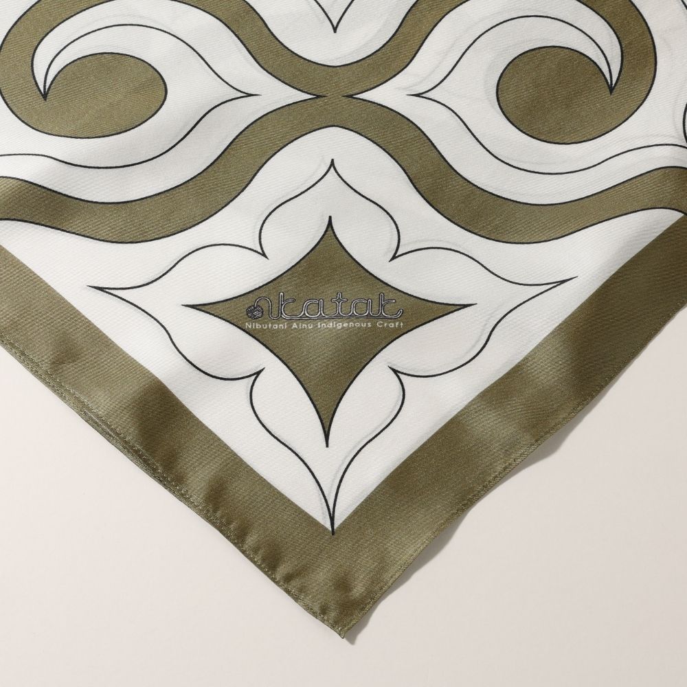 アイヌ文様 シルク スカーフ 90cm×90cm 【関根真紀デザイン】 | イオン