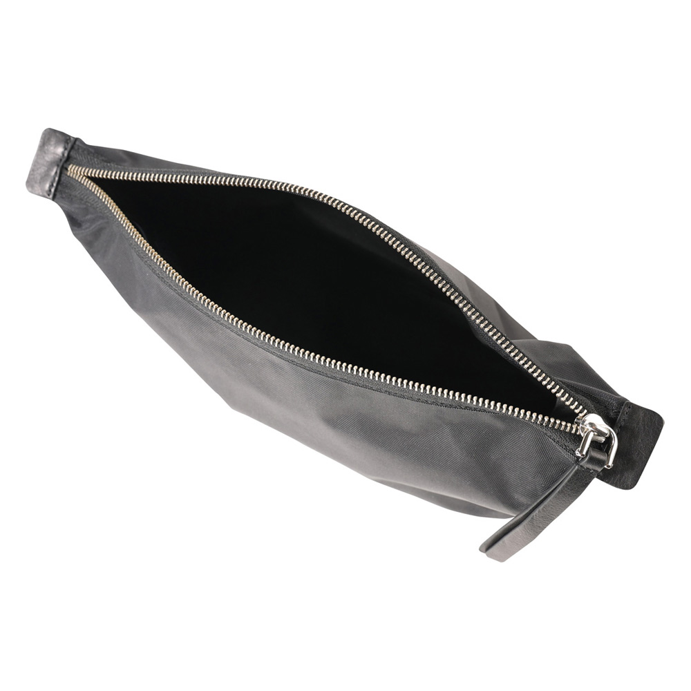 3/14(土)以降お渡し】ポーチ ブラック M0008304 | イオン北海道 eショップ