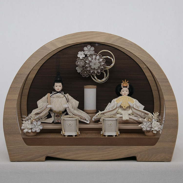 2009年購入 5年程しか出して飾っていません。綺麗な状態 衣装着新王